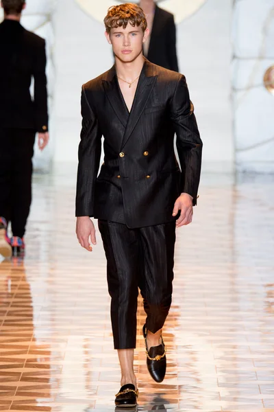 Look 45